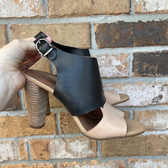 Lucky Brand Shoes - Lucky Brand Leather Otta Heeled Sandals